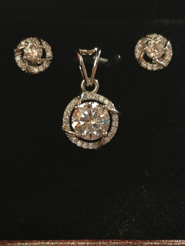 Round pendant set