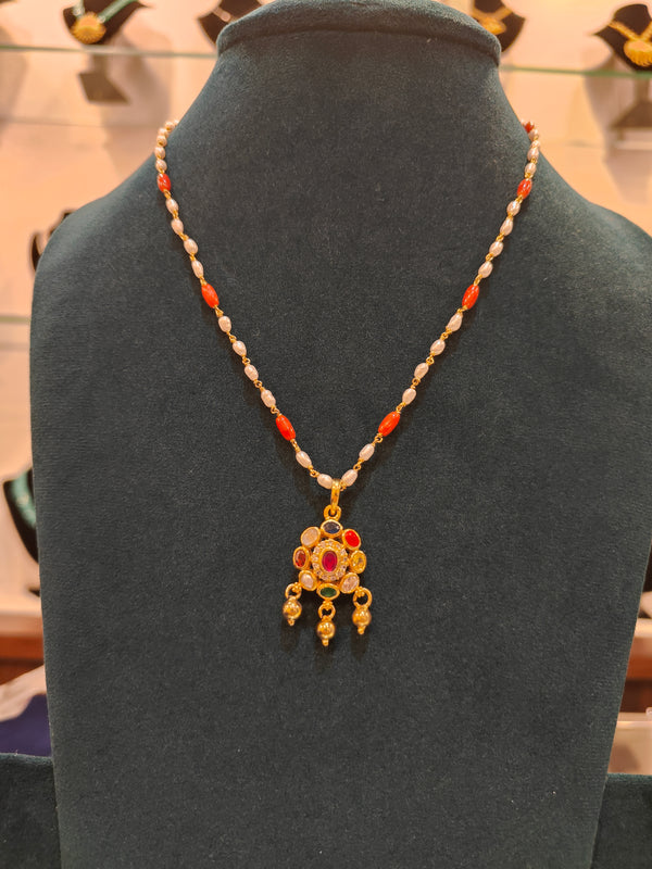Small Round Navaratna Pendant With Tharmala